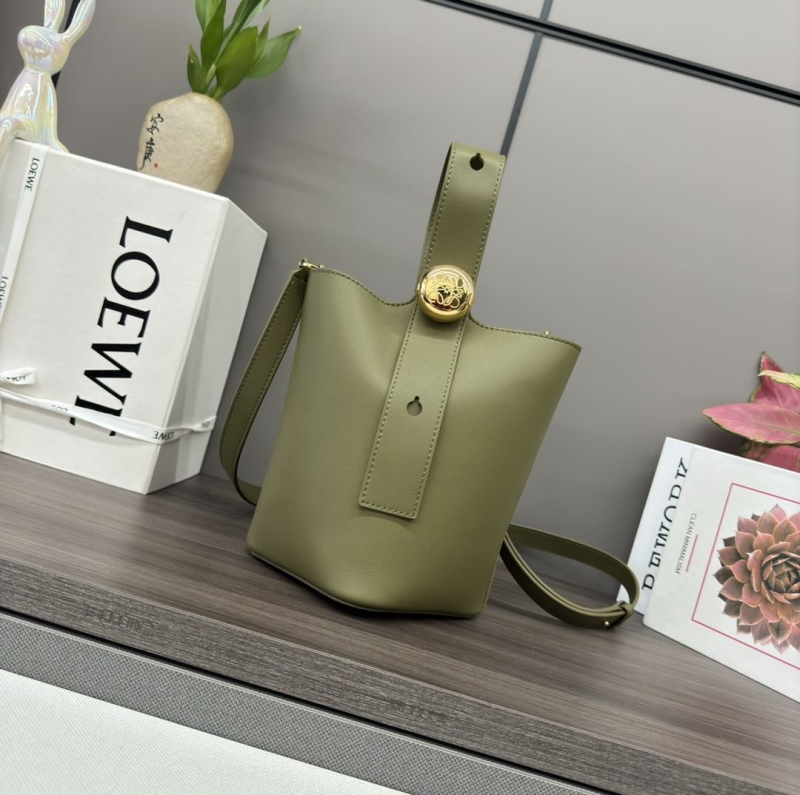 l*ew* bucket bags